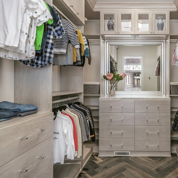 Cabinets Knobs / Pulls photo